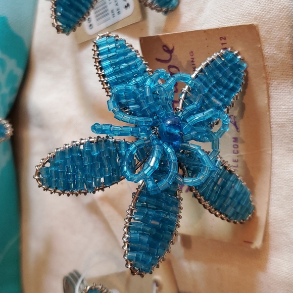 Elegant Set of 4 Blue Beaded Flower Napkin Rings – Sur La Table NWT - Picture 2 of 5